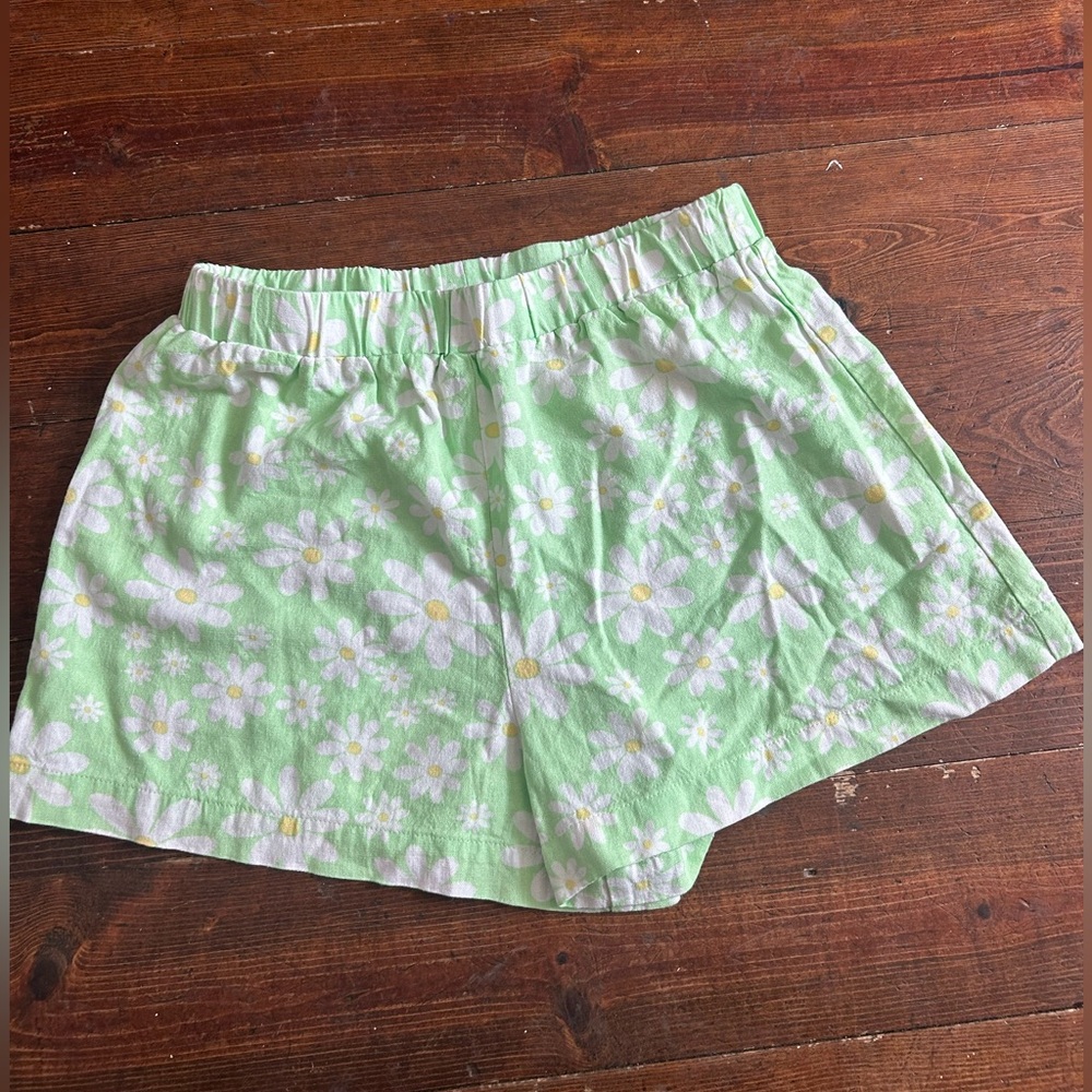 Rue21 Light Green Floral Shorts